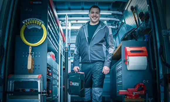 Broschüre Fahrzeugeinrichtung