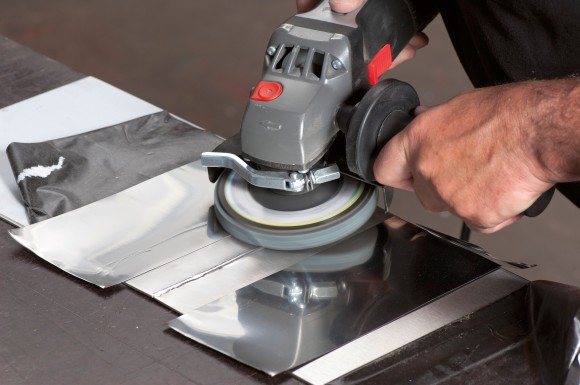 Elektrochemisches Entfernen von Anlauffarben